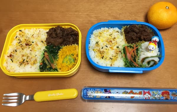 bento per i bambini con posate