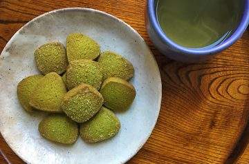 biscotti di riso al matcha