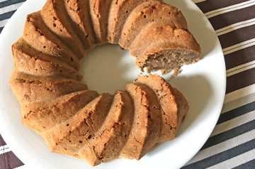 ciambella con mela, uvetta e grano saraceno