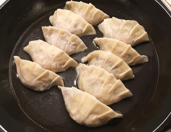 Come cuocere la gyoza in padella