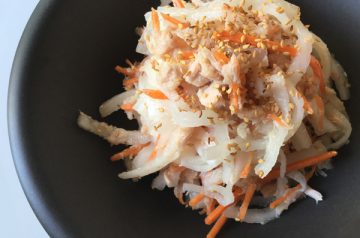 insalata di daikon e tonno al sesamo