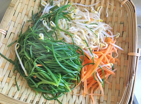 Insalata di agretti all'olio di sesamo e zenzero