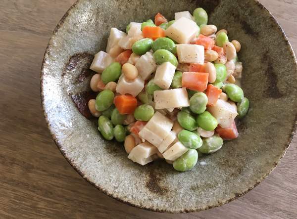 Insalata di legumi e radice di loto