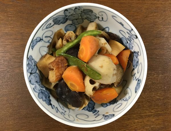 Nimono di verdure miste con funghi e chikuwa