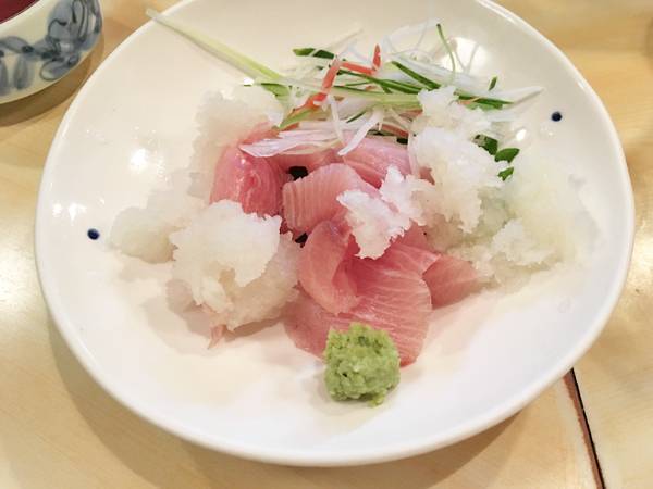 Sashimi con daikon grattugiato