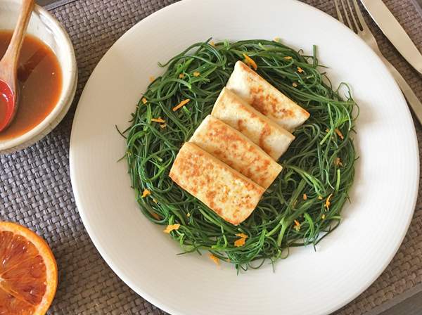 tagliata di tofu con agretti alla salsa ponzu