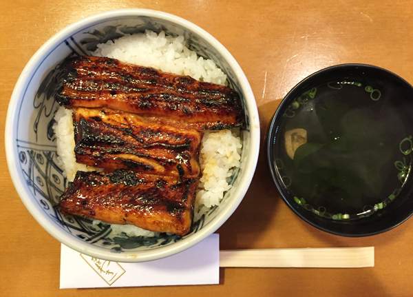 Unadon (donburi di anguilla arrostita)