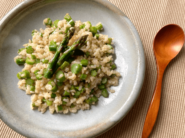 riso integrale agli asparagi con shiokoji