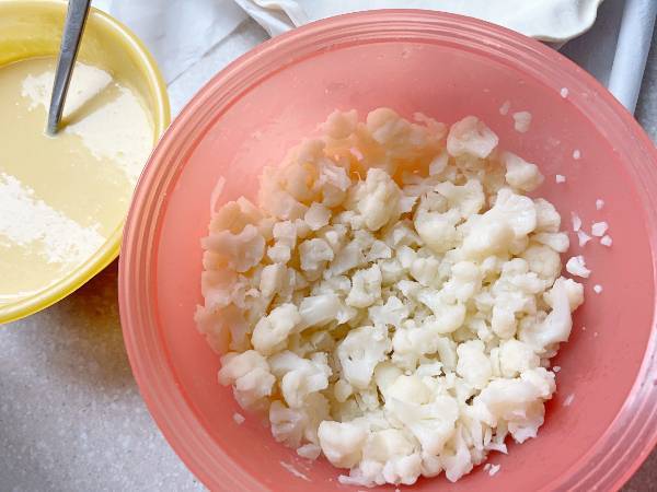 torta salata con cavolfiore, formaggio e miso