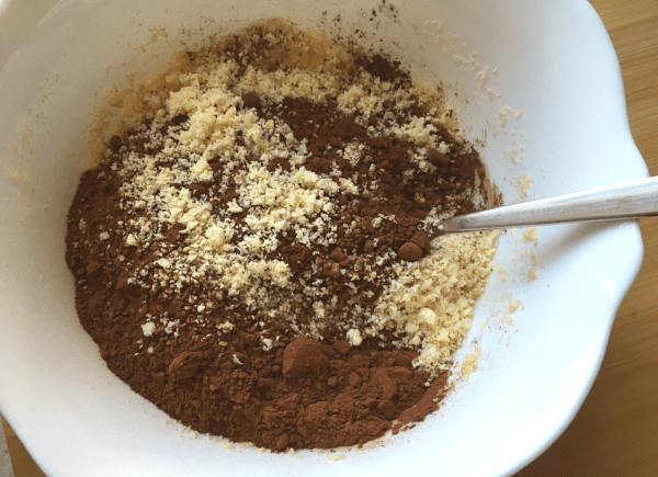 torta al cioccolato con okara
