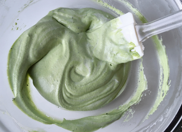 Cheesecake al matcha in bicchiere