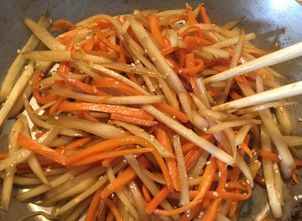 Kimpira di radice bardana e carota