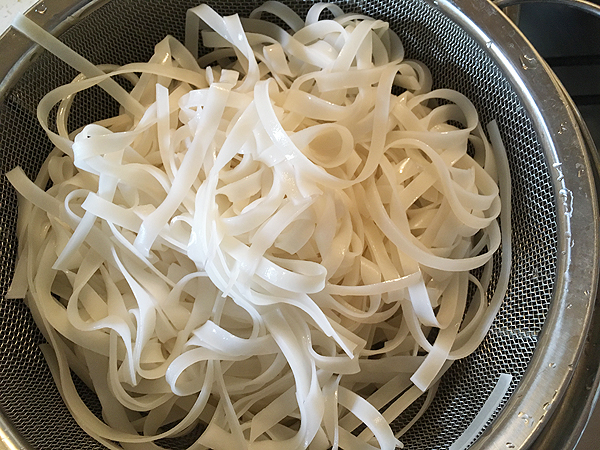 Tagliatelle di riso in brodo alla vietnamita