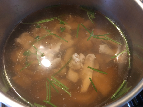 Tagliatelle di riso in brodo alla vietnamita