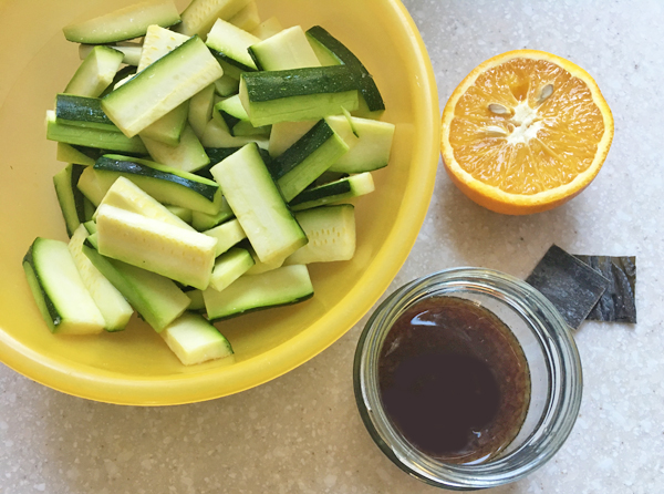 Zucchine marinate con salsa ponzu