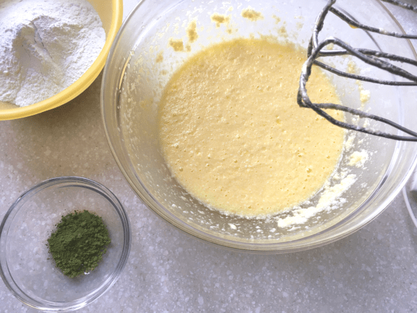 torta marmorizzata con matcha