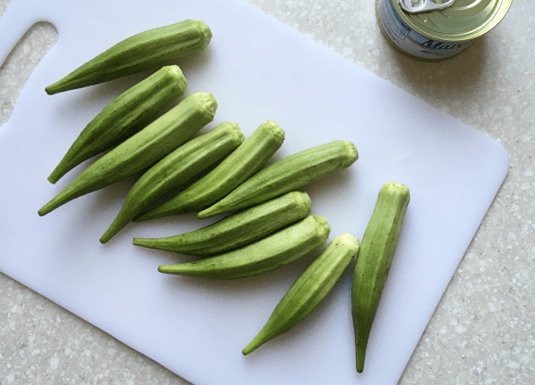 insalata di okra con tonno