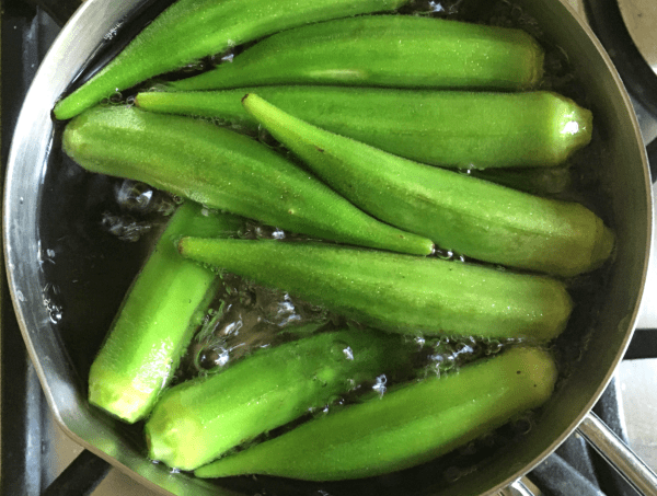 insalata di okra con tonno