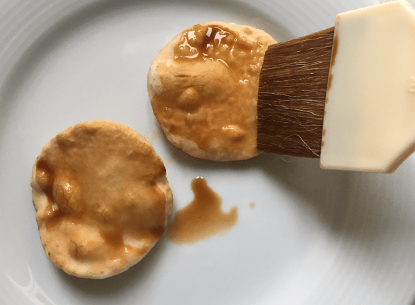 cracker con farina di riso arrostiti alla salsa di soia