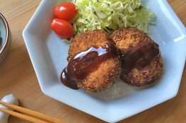 korokke con salsa