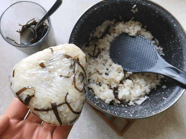 onigiri con shiokombu