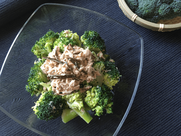 Broccoli con tonno e shiokombu