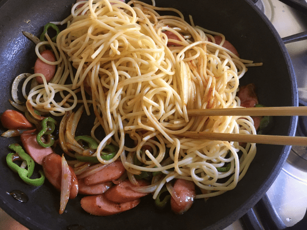Spaghetti saltati con ketchup (Napolitan)