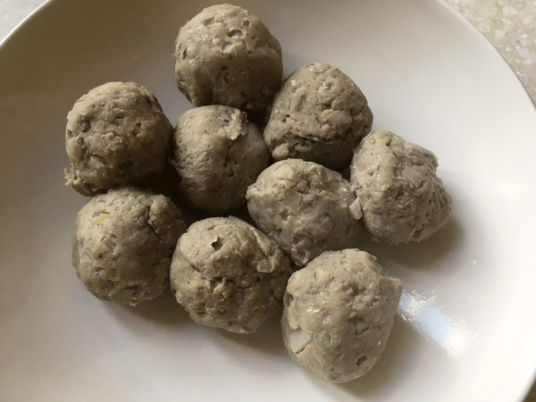 Zuppa con polpette di sardine (Tsumire jiru)