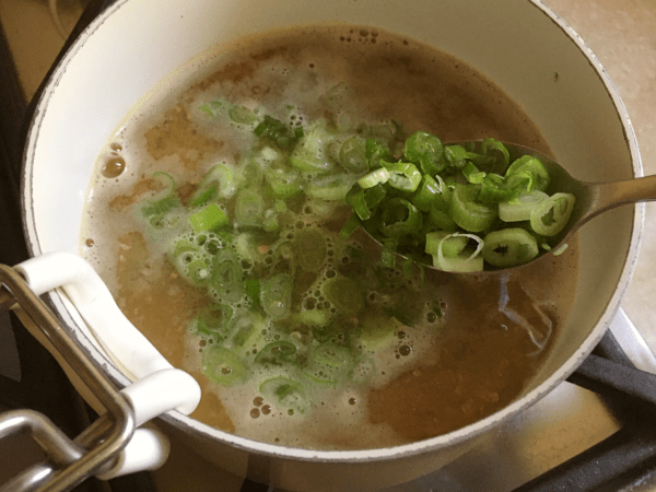 Zuppa con polpette di sardine (Tsumire jiru)