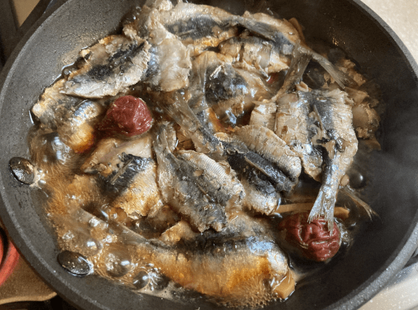sardine cotte con ume e zenzero
