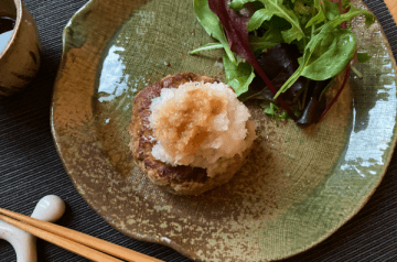 hamburger con daikon grattugiato alla salsa ponzu