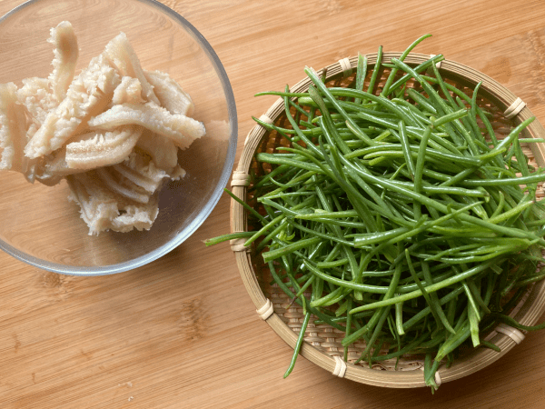 insalata di agretti e trippa alla salsa di yogurt e miso