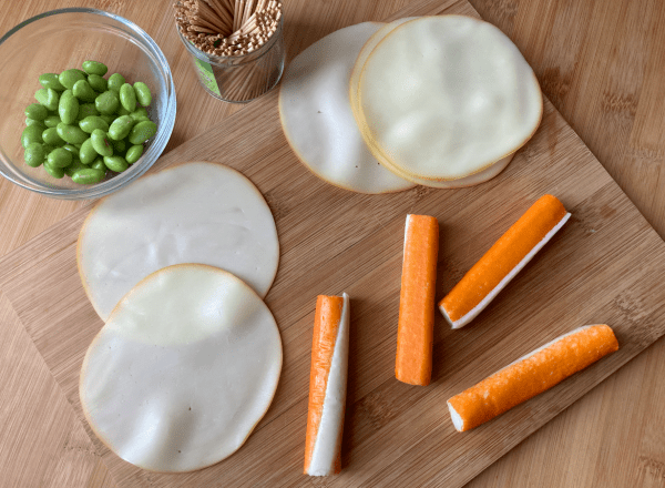 rotolini di surimi e formaggio con soia edamame