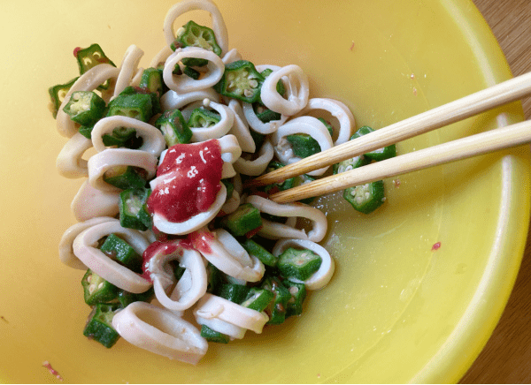 insalata di calamari okra con ume e wasabiinsalata di calamari okra con ume e wasabi