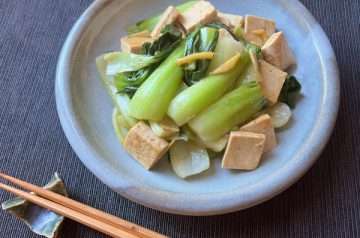 bietole cinesi e tofu saltati