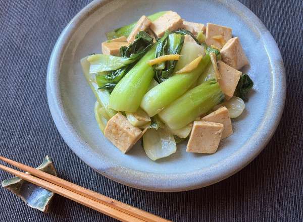 bietole cinesi e tofu saltati