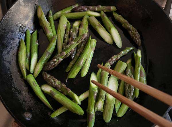 gnocchi di riso saltati con asparagi