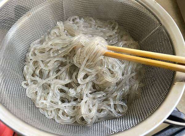 spaghetti (vermicelli) di patata dolce cotti