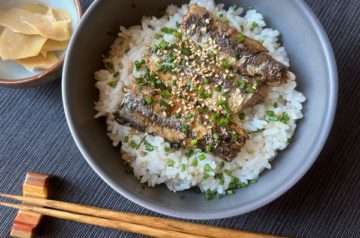 kabayakidon con sardine in scatola