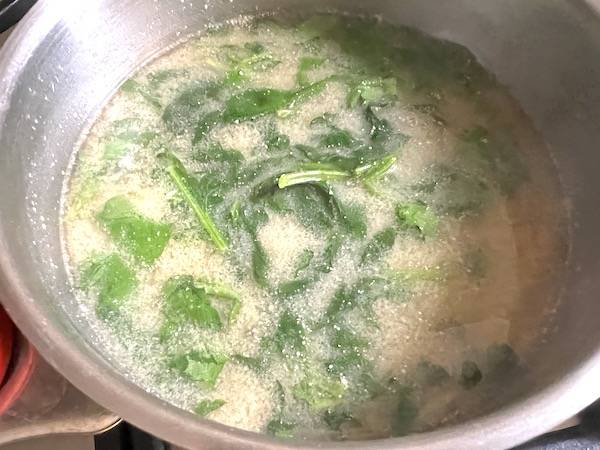 zuppa di miso con rucola e tahina