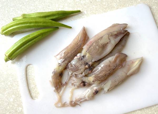 Insalata di calamari e okra con ponzu in gelatina