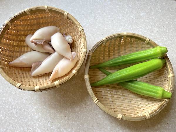 Insalata di calamari e okra con ponzu in gelatina