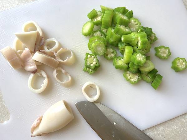 Insalata di calamari e okra con ponzu in gelatina