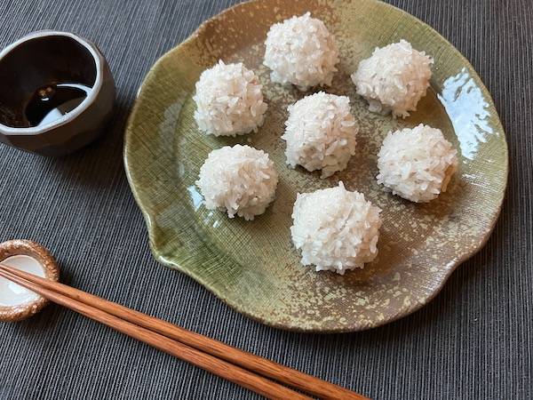 Polpette di carne ricoperte con riso glutinoso