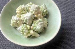 broccolo romanesco al formaggio con miso