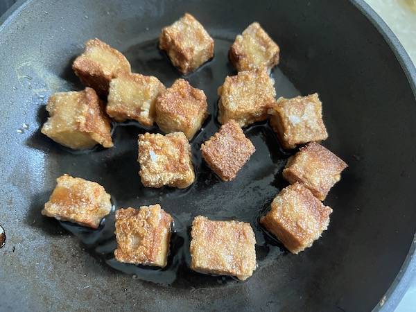 karaage di tofu secco (koyadofu fritto)