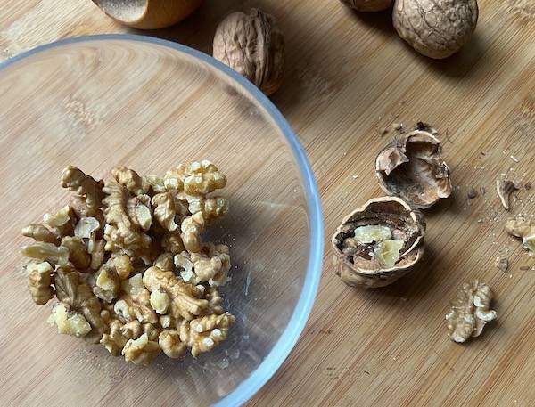 Tortino al cucchiaio con zucca, amaretti, noci croccanti